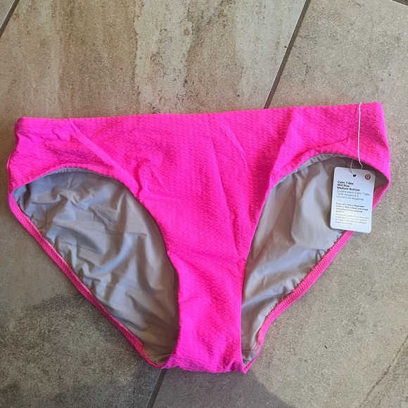 New with tags Lululemon Bikini - Picture 3 of 3